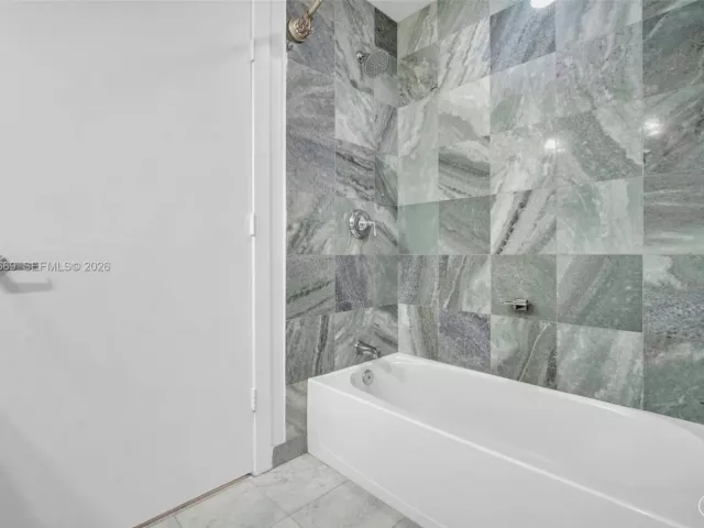 Продажа квартиры #2418 - фото 7019325