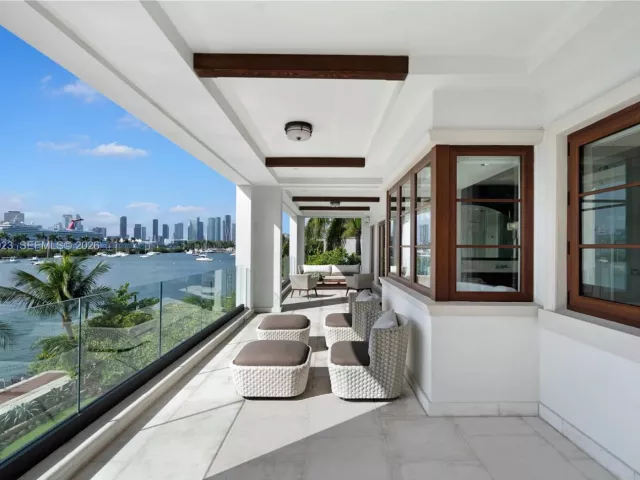 Продажа дома по адресу 288 S Coconut Ln - фото 7021444