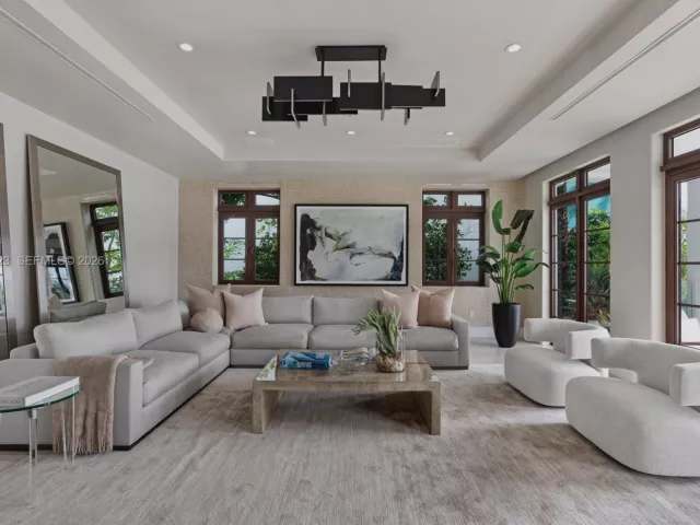 Продажа дома по адресу 288 S Coconut Ln - фото 7021445