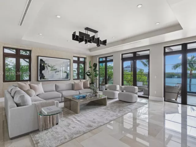 Продажа дома по адресу 288 S Coconut Ln - фото 7021446