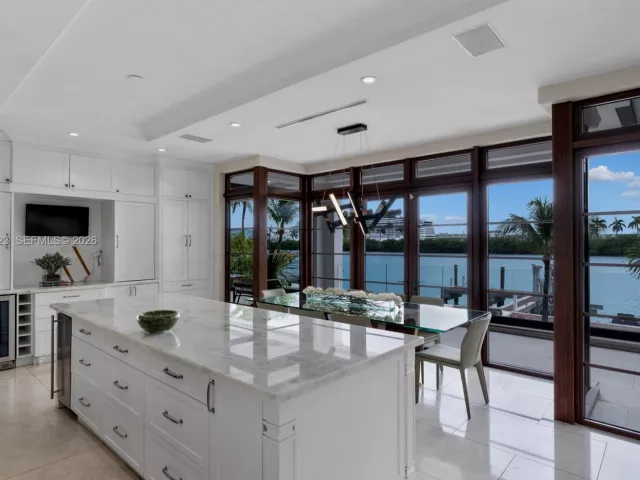 Продажа дома по адресу 288 S Coconut Ln - фото 7021441