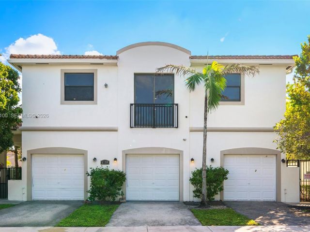 Дом в аренду по адресу 1730 Thomas St 3 - фото 7474249