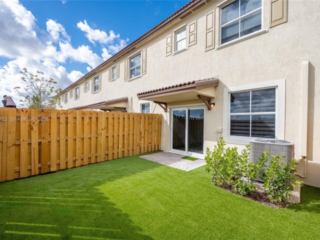 Дом в аренду по адресу 2747 SE 26th Rd 2747 - фото 7510863