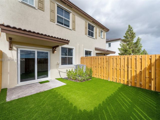 Дом в аренду по адресу 2747 SE 26th Rd 2747 - фото 7510864