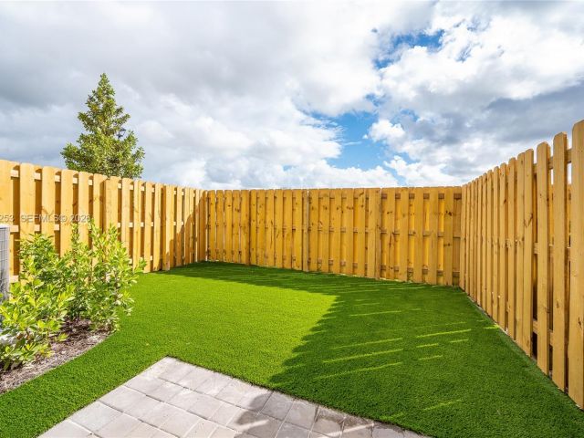 Дом в аренду по адресу 2747 SE 26th Rd 2747 - фото 7510865