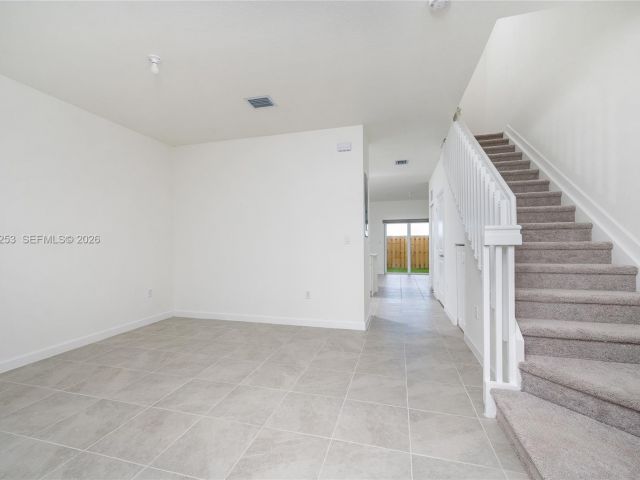 Дом в аренду по адресу 2747 SE 26th Rd 2747 - фото 7510866