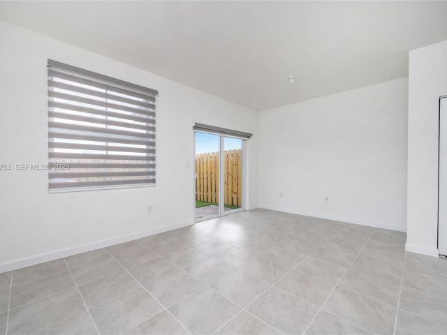 Дом в аренду по адресу 2747 SE 26th Rd 2747 - фото 7510870