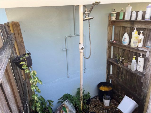 Дом в аренду по адресу 8801 SW 42nd St - фото 7022876