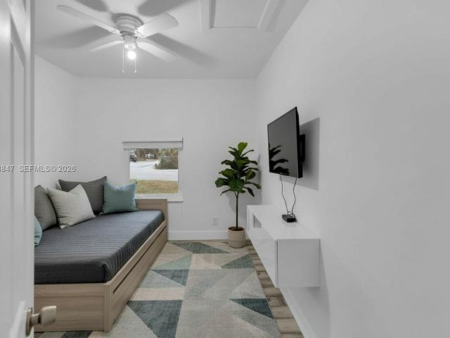 Продажа дома по адресу 649 NW 24th Ave - фото 7023012