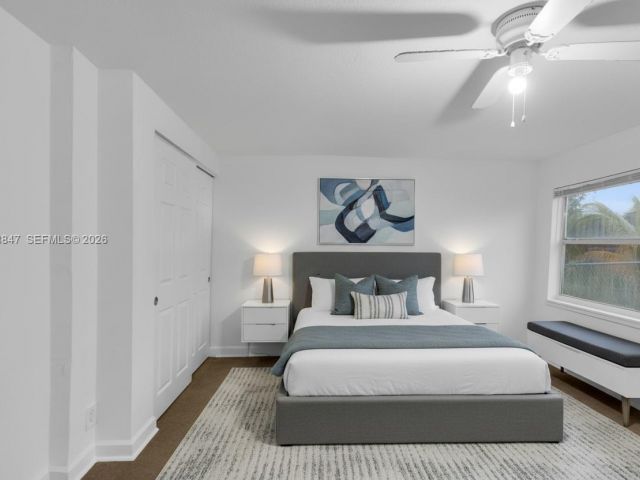 Продажа дома по адресу 649 NW 24th Ave - фото 7023016