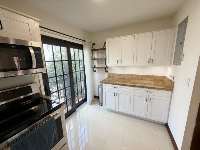 Продажа дома по адресу 231 Majorca Ave C - фото 7023469