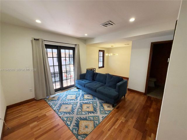 Продажа дома по адресу 231 Majorca Ave C - фото 7023471