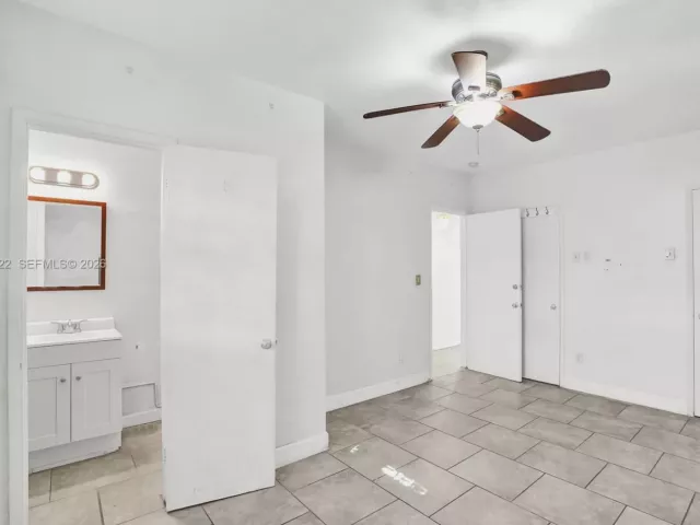 Продажа дома по адресу 1050 NE 153rd Ter - фото 7146982