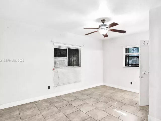 Продажа дома по адресу 1050 NE 153rd Ter - фото 7146984