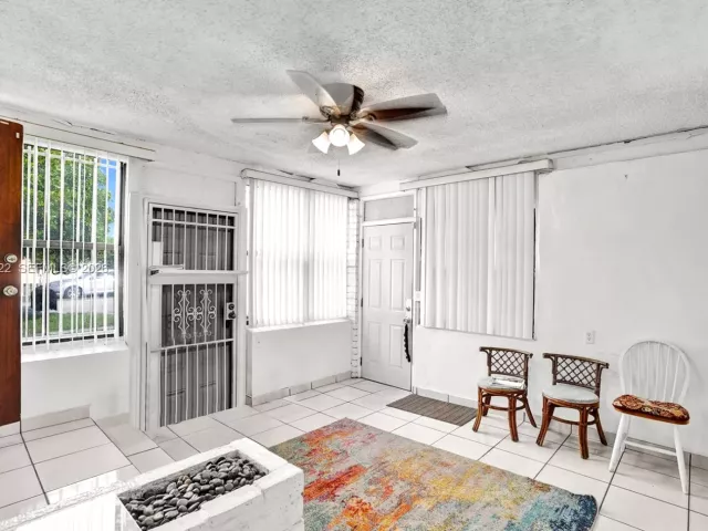 Продажа дома по адресу 1050 NE 153rd Ter - фото 7146987