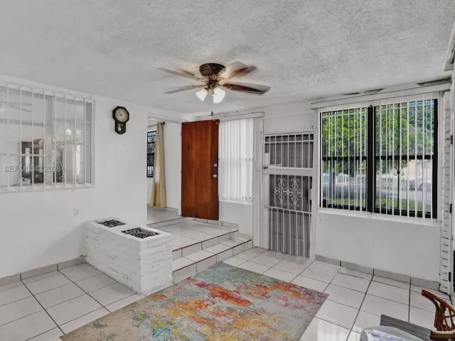 Продажа дома по адресу 1050 NE 153rd Ter - фото 7146988