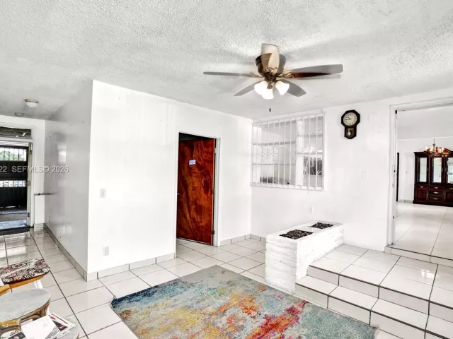 Продажа дома по адресу 1050 NE 153rd Ter - фото 7146989