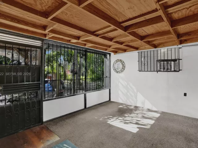 Продажа дома по адресу 1050 NE 153rd Ter - фото 7146976