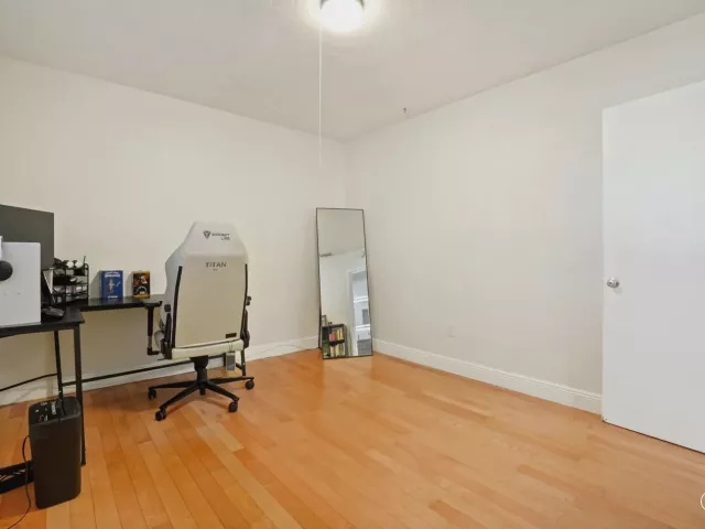 Продажа дома по адресу 1401 NE 14th Street - фото 8989420