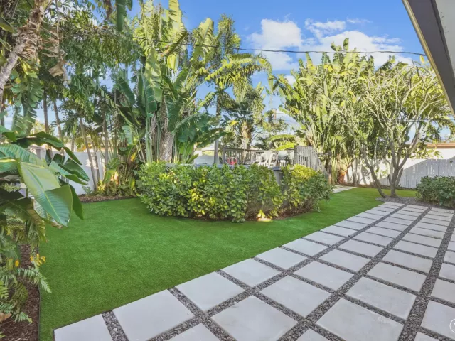 Продажа дома по адресу 1401 NE 14th Street - фото 8989423
