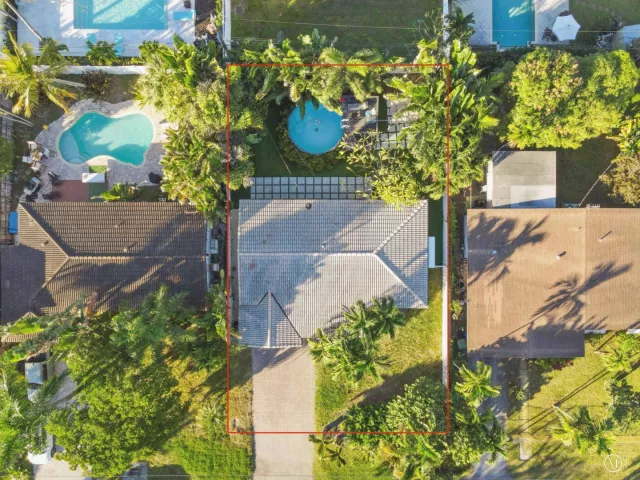 Продажа дома по адресу 1401 NE 14th Street - фото 8989431