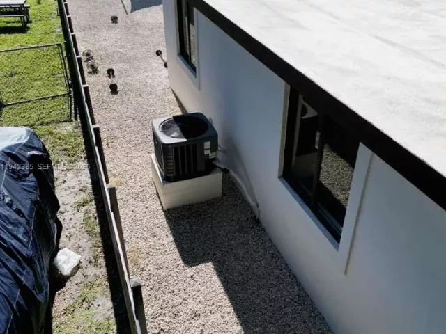 Продажа дома по адресу 1220 NW 125th St - фото 7025914