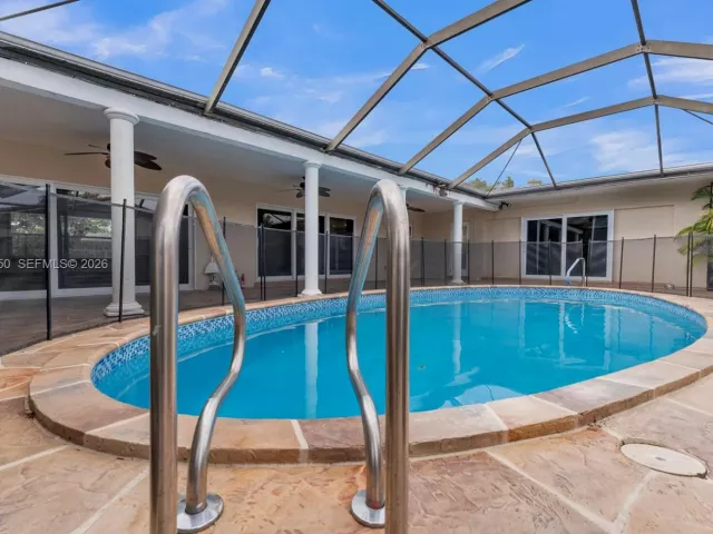 Дом в аренду по адресу 601 N 44th Ave 0 - фото 7230083