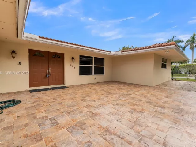 Дом в аренду по адресу 601 N 44th Ave 0 - фото 7230087