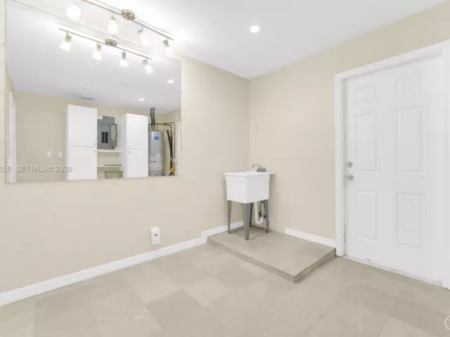 Дом в аренду по адресу 601 N 44th Ave 0 - фото 7230070