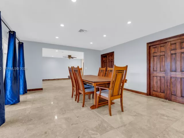 Дом в аренду по адресу 601 N 44th Ave 0 - фото 7230071