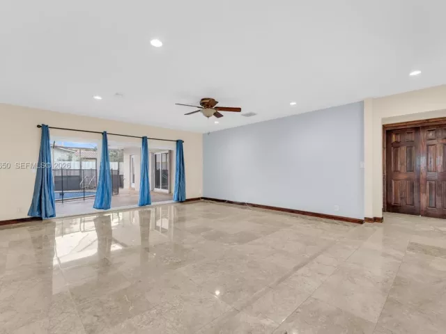 Дом в аренду по адресу 601 N 44th Ave 0 - фото 7230074