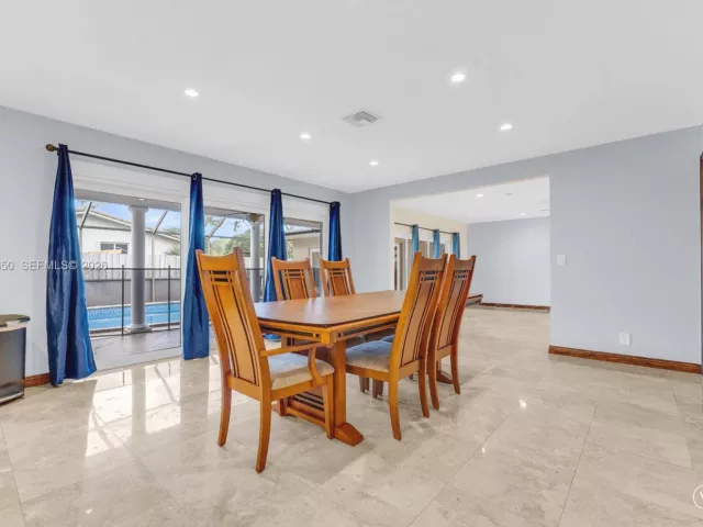 Дом в аренду по адресу 601 N 44th Ave 0 - фото 7230077