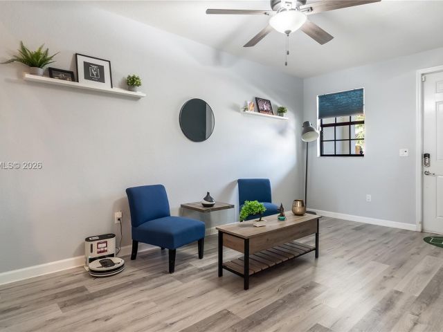 Дом в аренду по адресу 141 SE 34th Ter 141 - фото 7506809