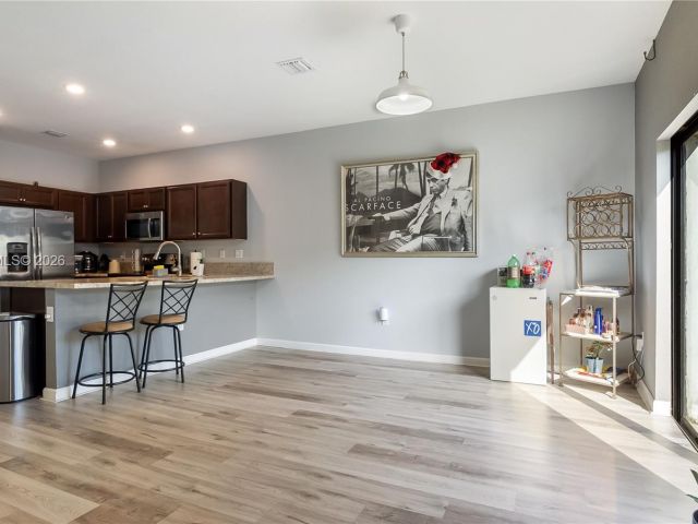 Дом в аренду по адресу 141 SE 34th Ter 141 - фото 7506819