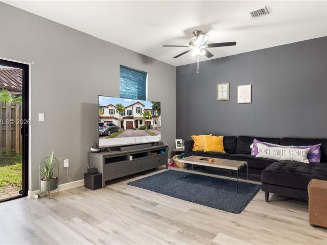 Дом в аренду по адресу 141 SE 34th Ter 141 - фото 7506823