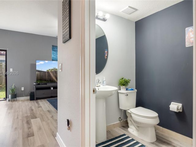 Дом в аренду по адресу 141 SE 34th Ter 141 - фото 7506826