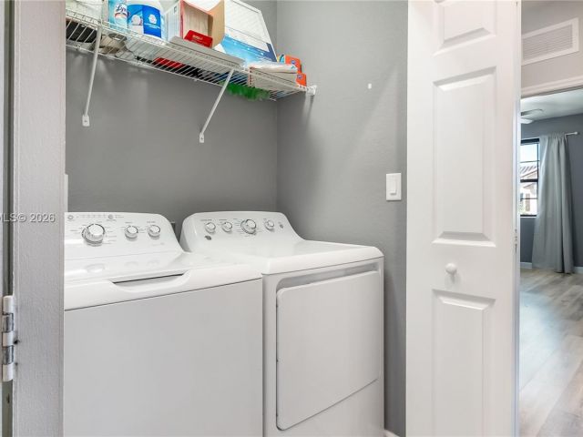 Дом в аренду по адресу 141 SE 34th Ter 141 - фото 7506828