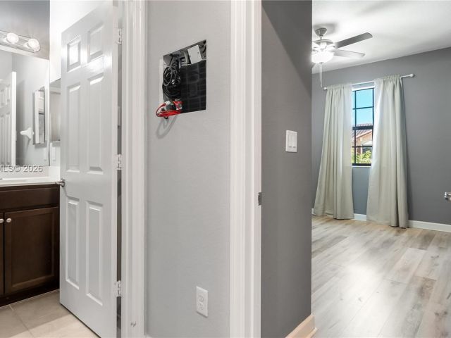 Дом в аренду по адресу 141 SE 34th Ter 141 - фото 7506830