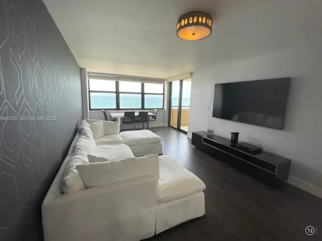 Продажа квартиры #1409 - фото 7063621