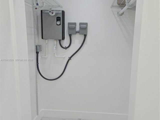 Дом в аренду по адресу 987 NE 145 B - фото 7475716