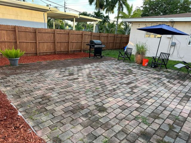 Дом в аренду по адресу 1610 N Hayes Str B - фото 7473311