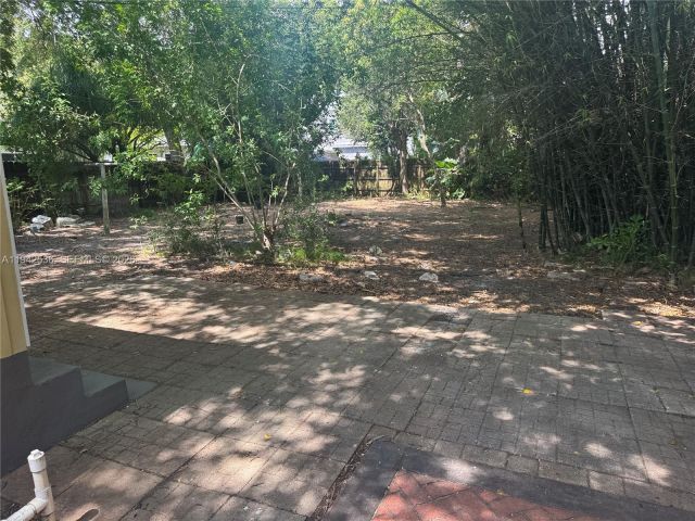 Продажа дома по адресу 12110 NE 11th Pl - фото 7475758