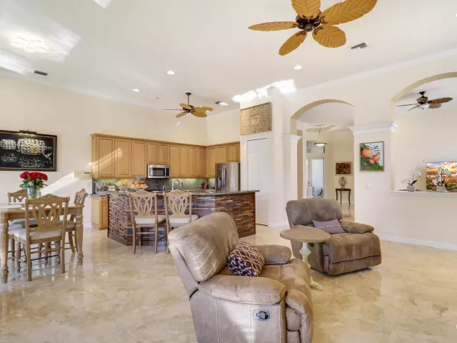 Продажа дома по адресу 8216 Cypress Point Road - фото 9361917