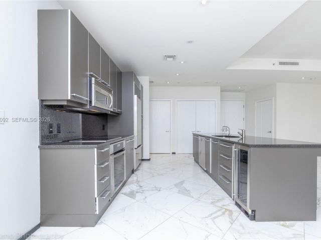 Продажа квартиры #3407 - фото 7131757