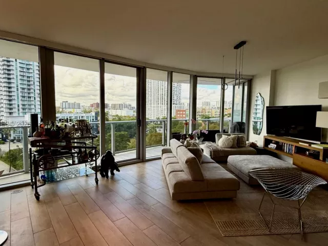 Продажа квартиры #700 - фото 7075030