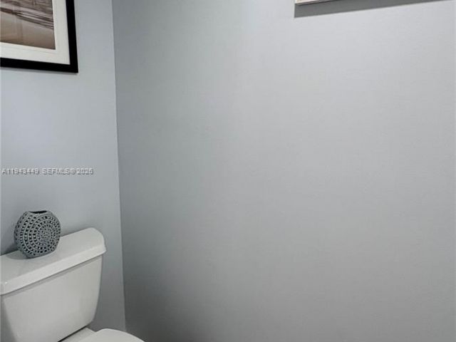 Дом в аренду по адресу 808 NE 27th Ave 808 - фото 7068134