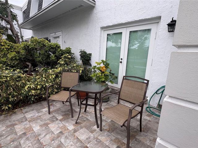 Дом в аренду по адресу 808 NE 27th Ave 808 - фото 7068140