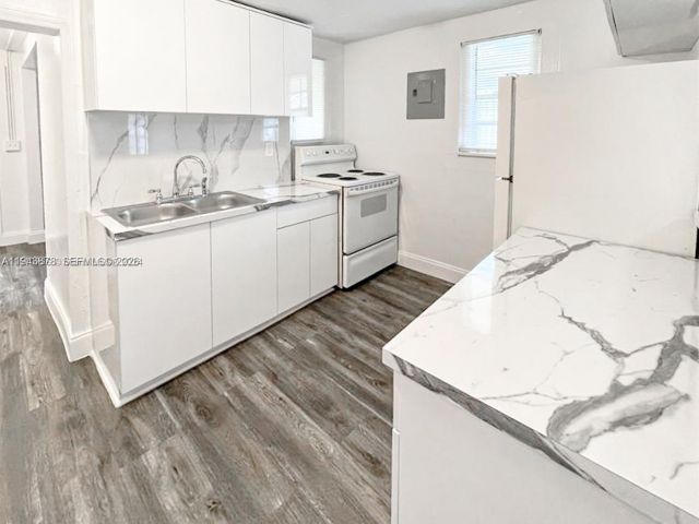 Дом в аренду по адресу 1022 22nd St - фото 7514033