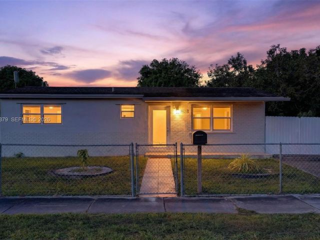 Продажа дома по адресу 19632 SW 120th Ave - фото 7465227