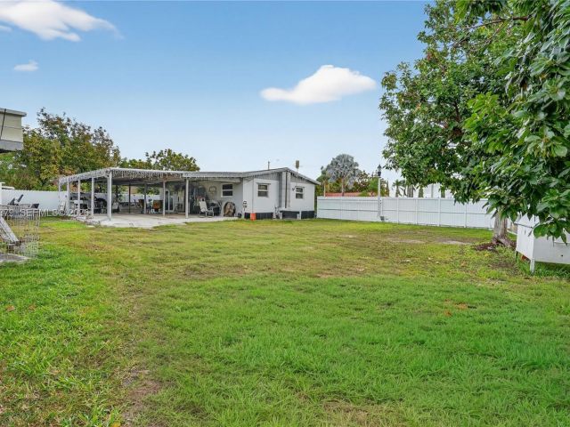 Продажа дома по адресу 19632 SW 120th Ave - фото 7465232